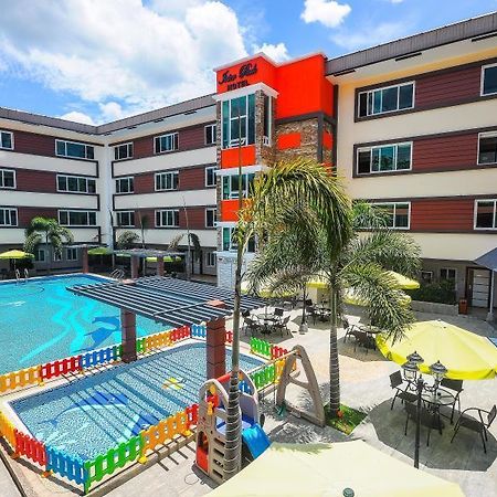 ホテルInterpark Subic Bay エクステリア 写真